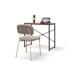 Scrittoio Mercurio, vista di tre quarti con piano in rovere e struttura in metallo nero a X