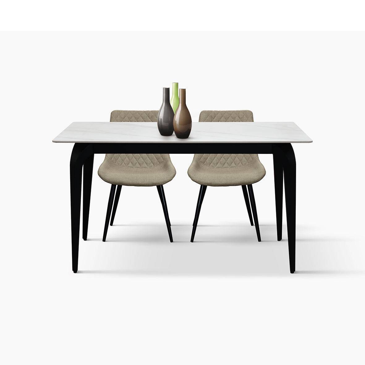Tavolo Fisso Cerere con due sedie imbottite beige, vista frontale del piano in marmo bianco e gambe nere