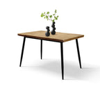 Set Saturno, vista frontale con quattro sedie grigie, retro